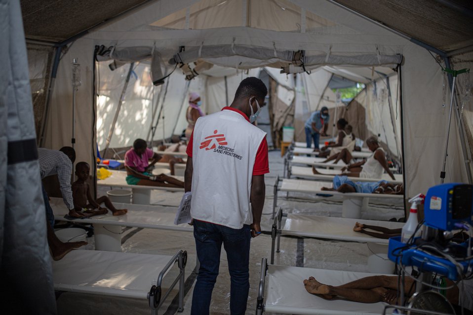 In een week tijd zijn meer dan honderd mensen met cholerasymptomen behandeld in Port-au-Prince, Haïti