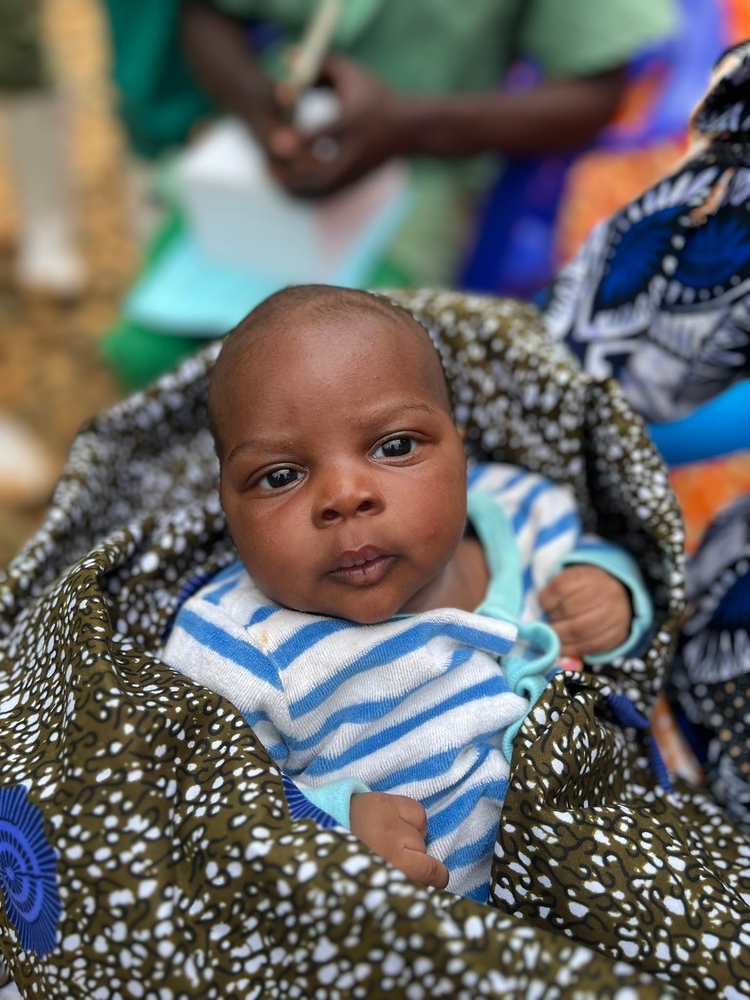 Baby Asante van één maand oud is hersteld van ebola.