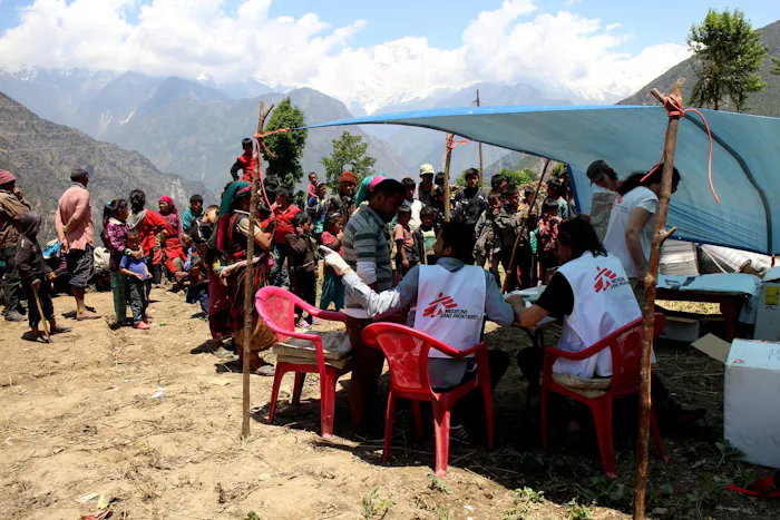 Hulp na aardbeving Nepal in 2015