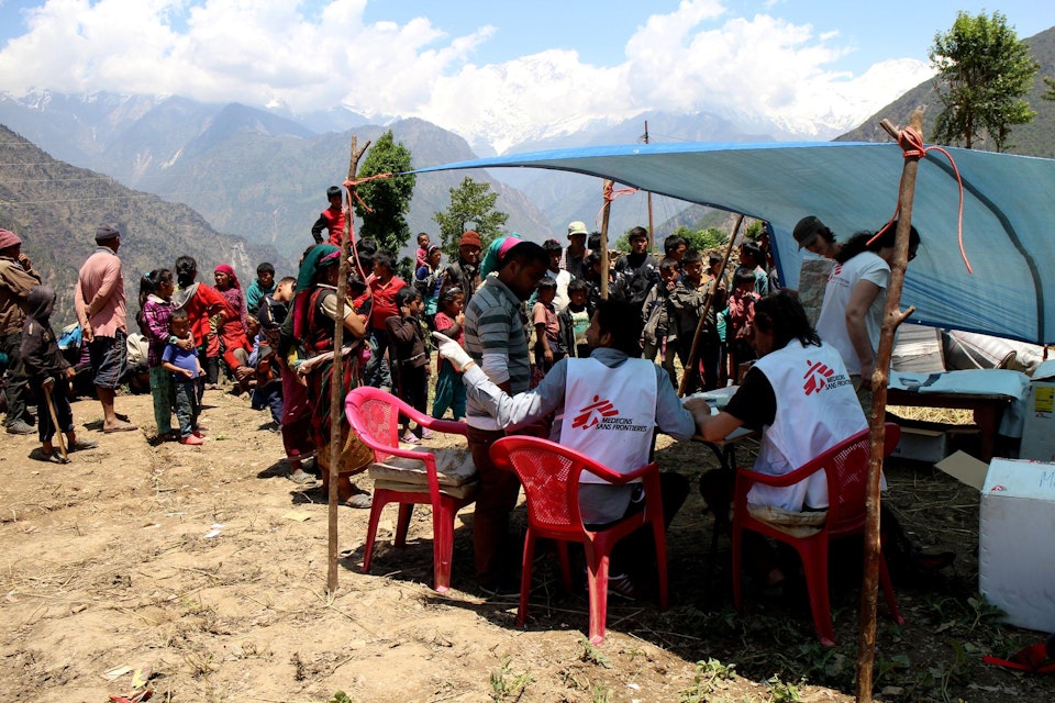 Hulp na aardbeving Nepal in 2015