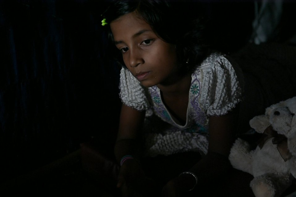 Een Rohingya meisje in een vluchtelingenkamp in Bangladesh.