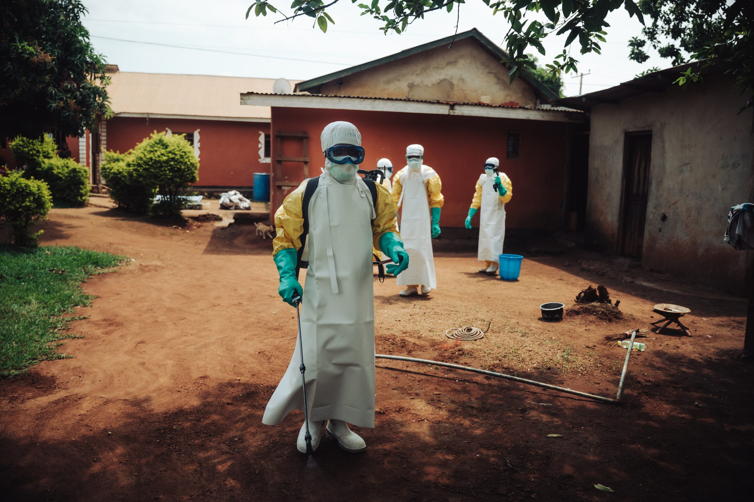 Ontsmettingsteams in DR Congo - 100 dagen ebola uitbraak