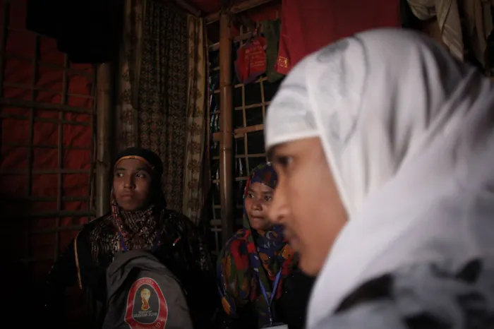 Artsen zonder Grenzen traint vrouwen in vluchtelingenkampen om voorlichting te geven over medische hulp na seksueel geweld.