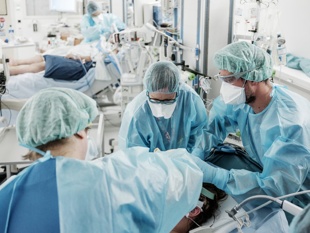 Verpleegkundigen Artsen zonder Grenzen op intensive care