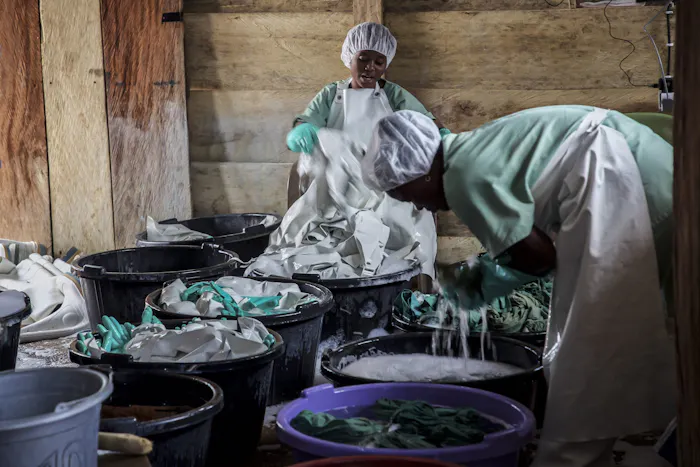 Schoonmaken om ebola te voorkomen