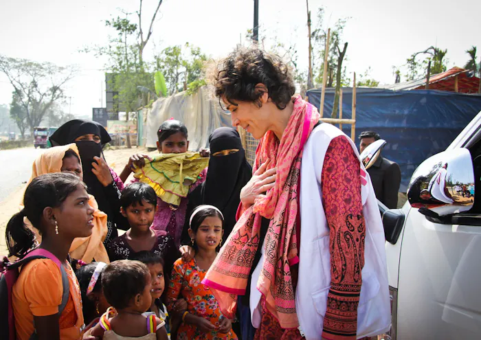 Directeur Artsen zonder Grenzen, Nelke Manders in vluchtelingenkamp in Bangladesh