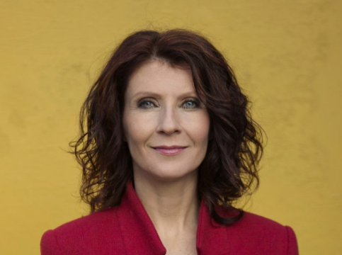 Esther Ouwehand van PvdD tekent het stembusakkoord