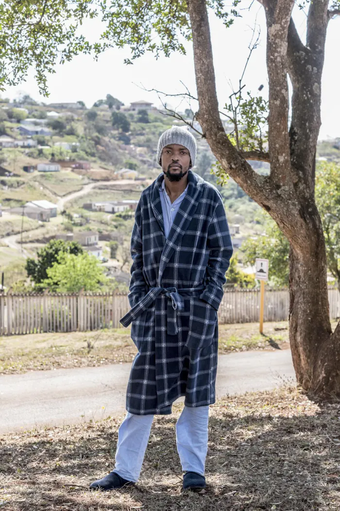 Bonginkosi patiënt resistente tuberculose tb-practecal buiten bij boom Botha's Hill Zuid-Afrika